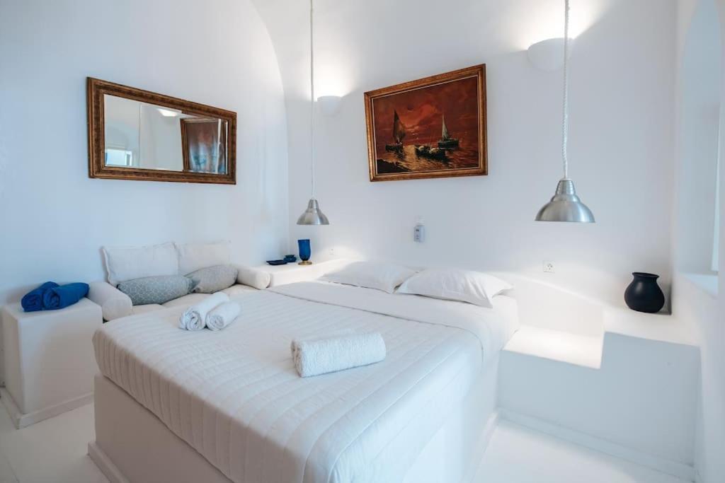 Astrea Suites "Ostria Cave Villa-Outdoor Jacuzzi" Ia Exterior foto