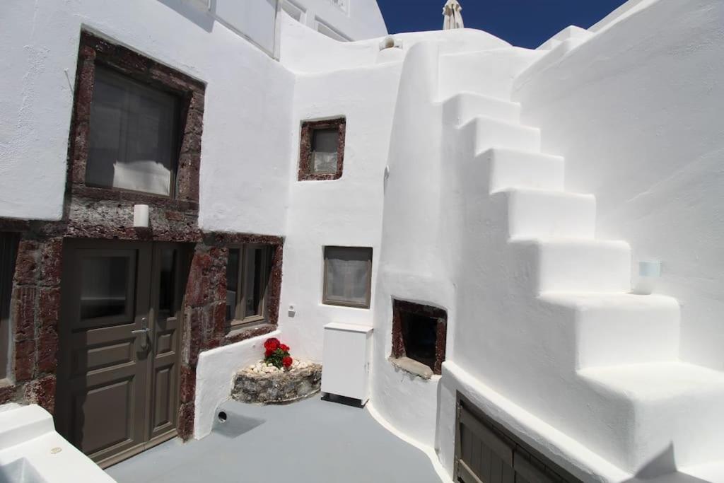 Astrea Suites "Ostria Cave Villa-Outdoor Jacuzzi" Ia Exterior foto